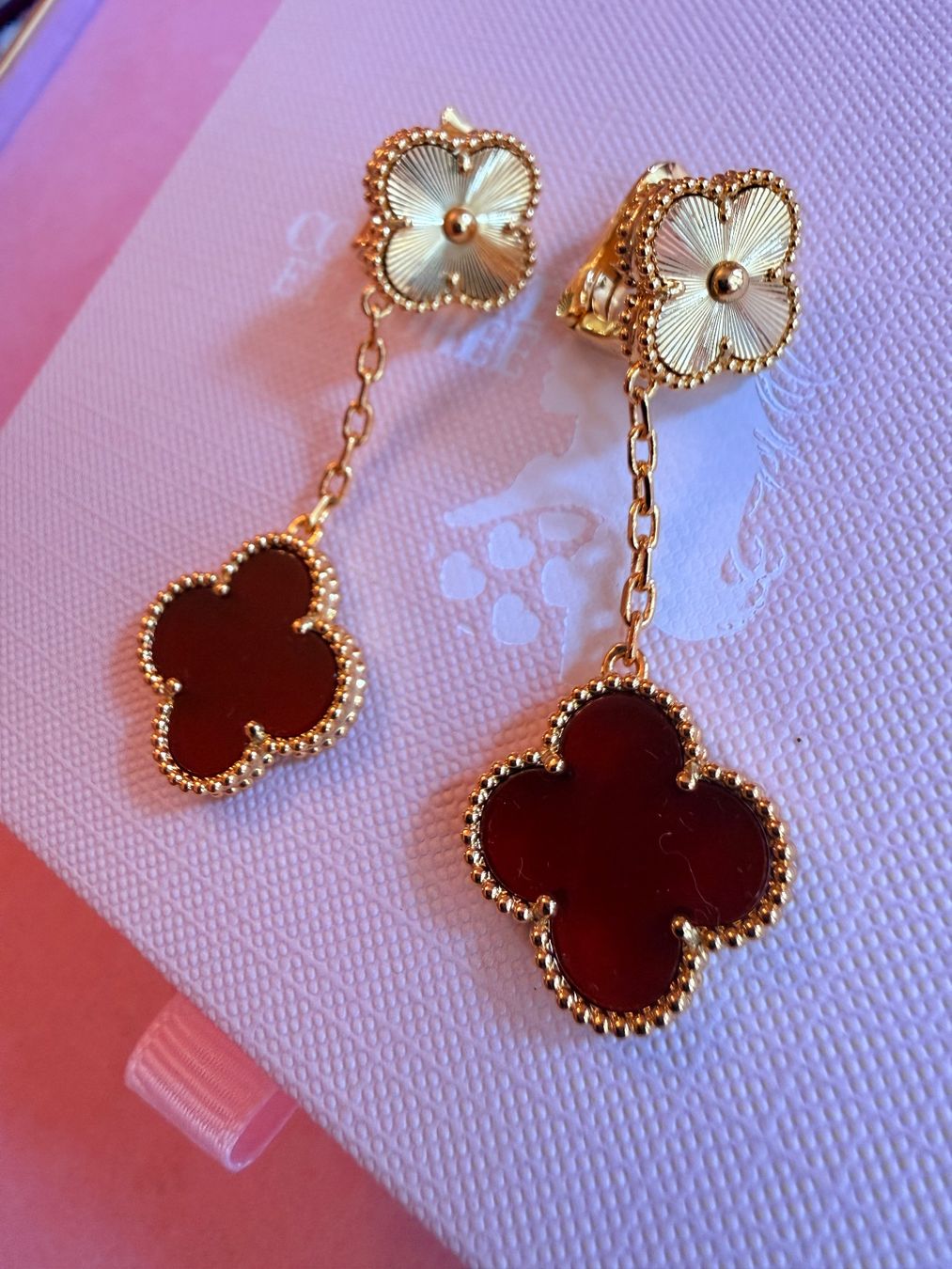 Ohrringe & -stecker: Boucles d'oreilles trèfle, plaqué or – Neu und originalverpackt aus St-Maurice von Sandrinette123 3