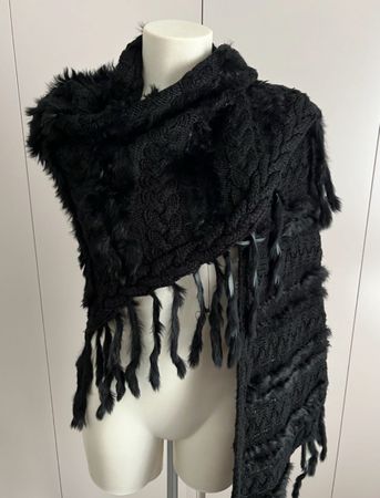 Elegant Black Knitted Winter Scarf with Rabbit Fur Detail