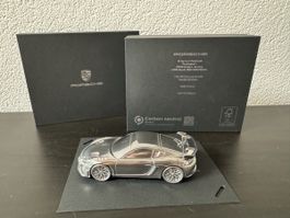 Porsche 718 Cayman GT4 RS Modellauto mit Box