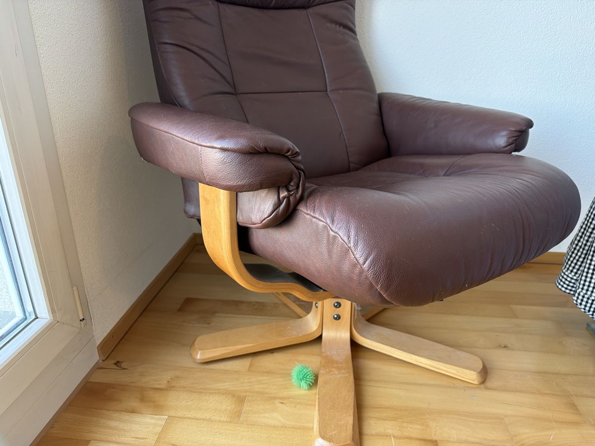 Sessel: Sessel braun Leder mit Holzfuss  – Gebraucht aus Wetzikon ZH von philippe_22 1