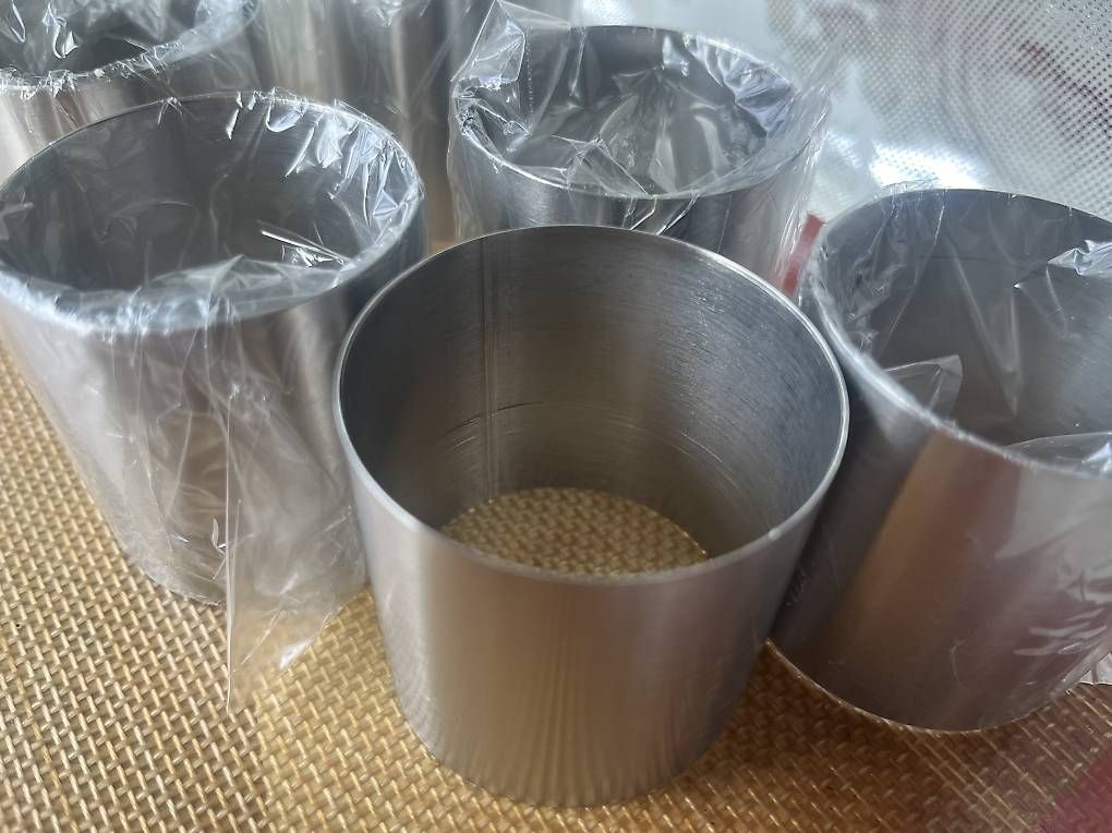 Teglie da forno: Metallringe Speiseringe zum Backen oder Schichten  – Usato da Schwarzenbach LU venduto da eminens 1