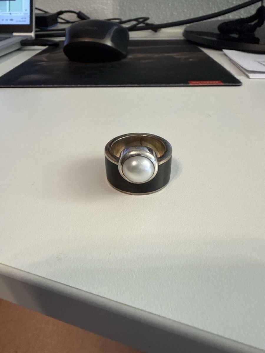 Anelli: Ring mit Perle und carbon – Usato da Künten venduto da PippilottaKunterbunt