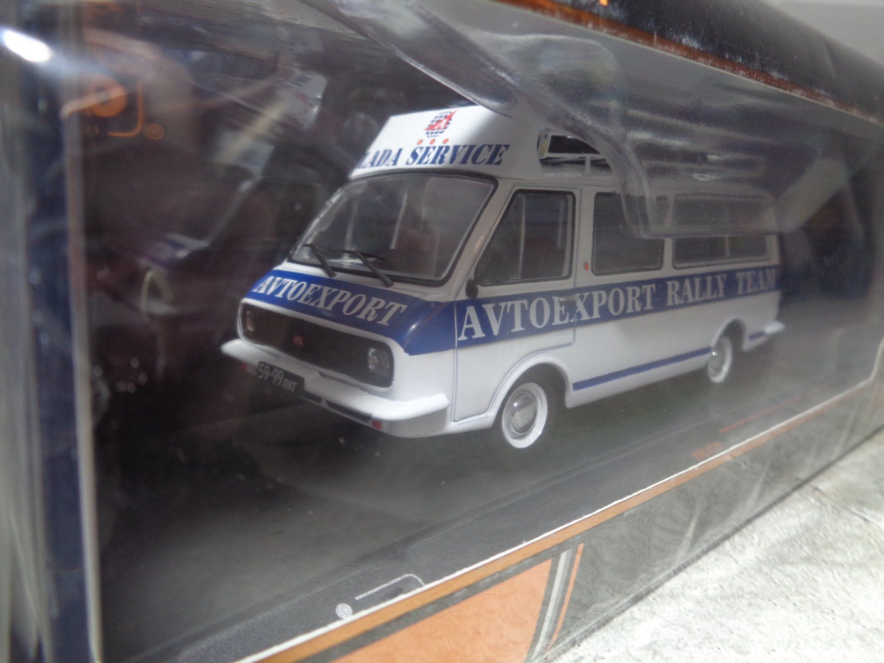 IXO Modellini d'auto: Ixo 1:43 RAF 2203 Assistance Rallye – Nuovo e nell'imballaggio originale da Reconvilier venduto da rallycar 3