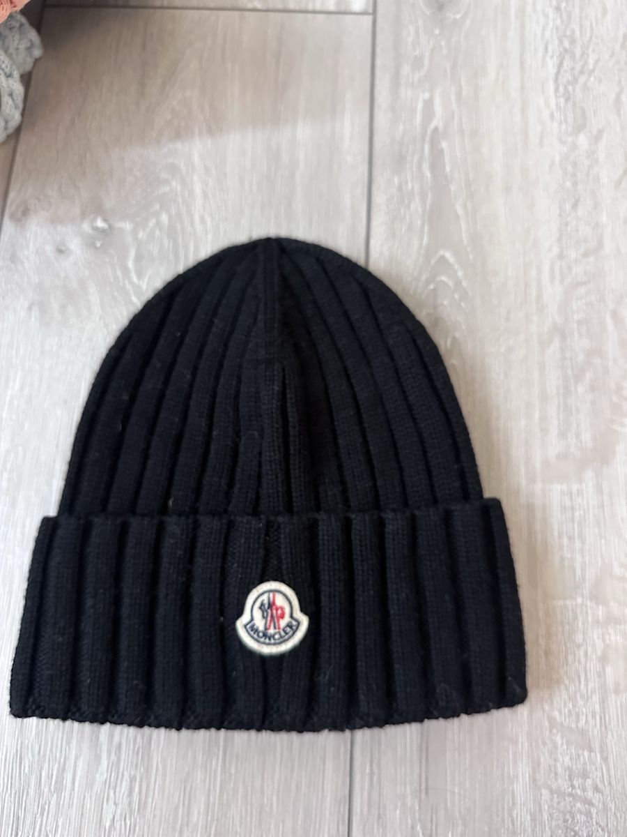 Moncler Copricapi, berretti & cappellini: Moncler Beanie schwarz gute Zustand – Usato da Zürich venduto da mar_5mvd