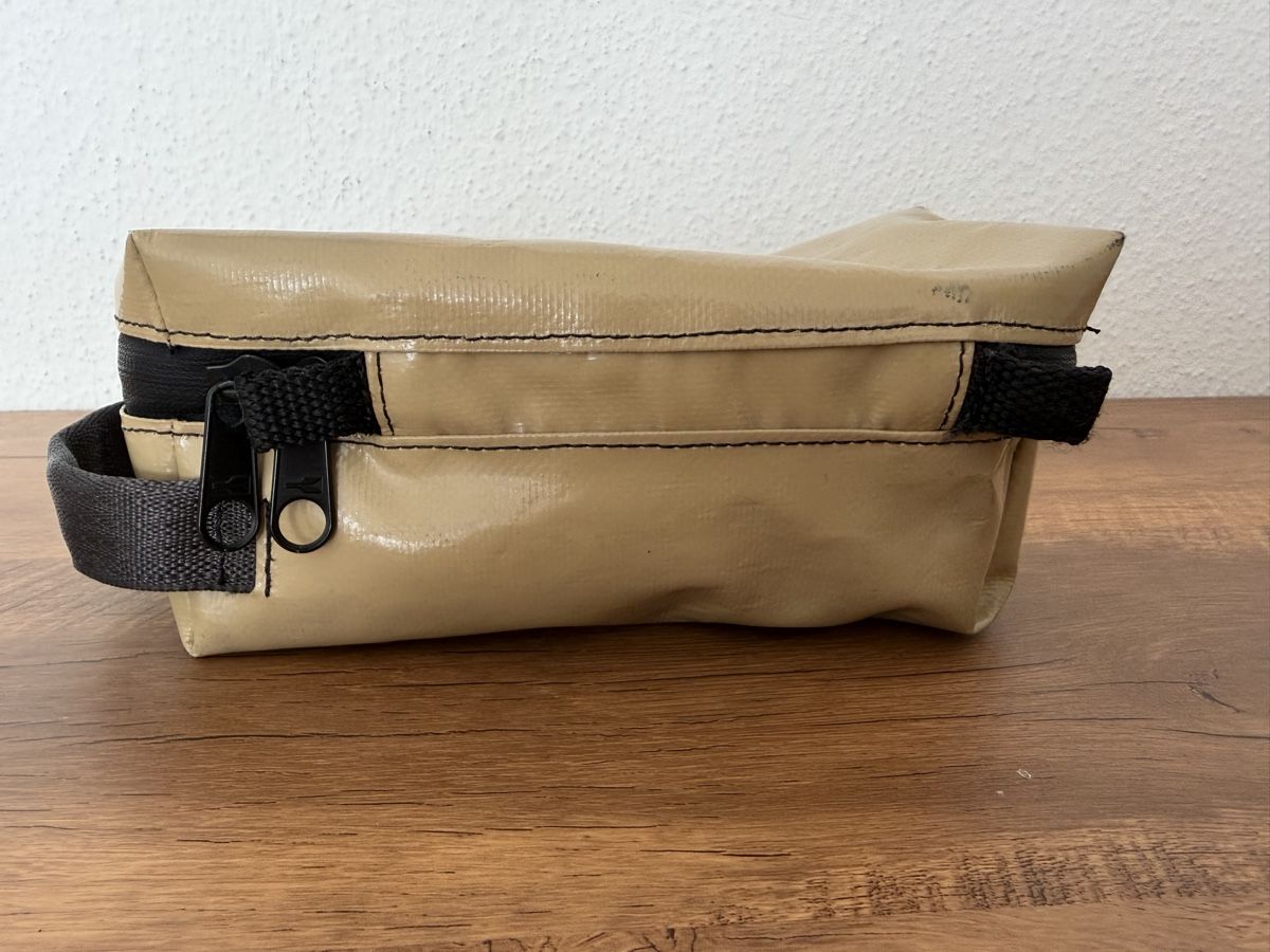 Freitag Custodie per cosmetici: FREITAG F35 CHEYENNE – Usato da Brügg BE venduto da Goob 2