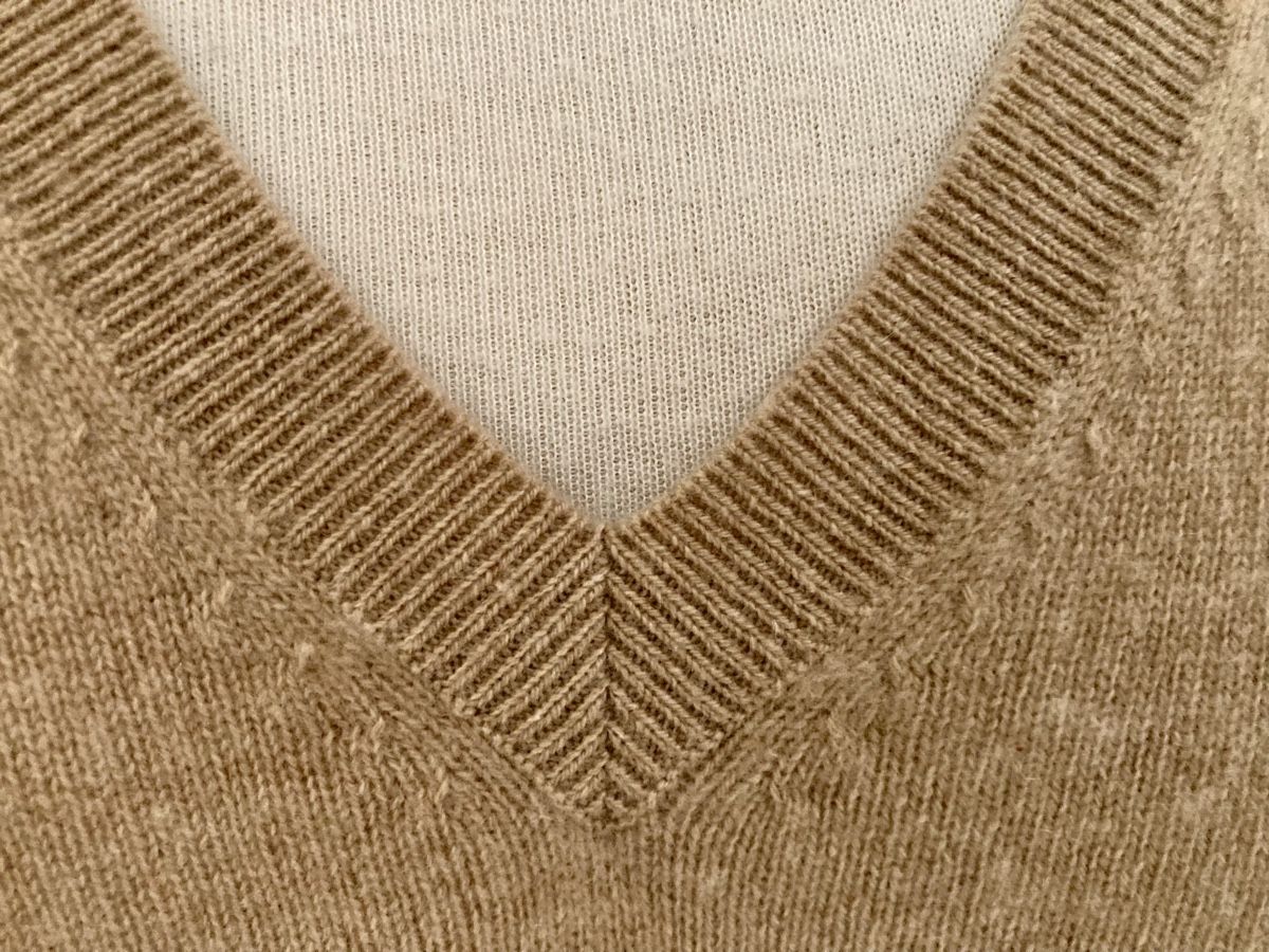 Maglioni & Felpe: Cashmere Collection V-Neck - Pullover 100% Kaschmir  Gr.M – Usato da Stetten AG venduto da Hanya 4
