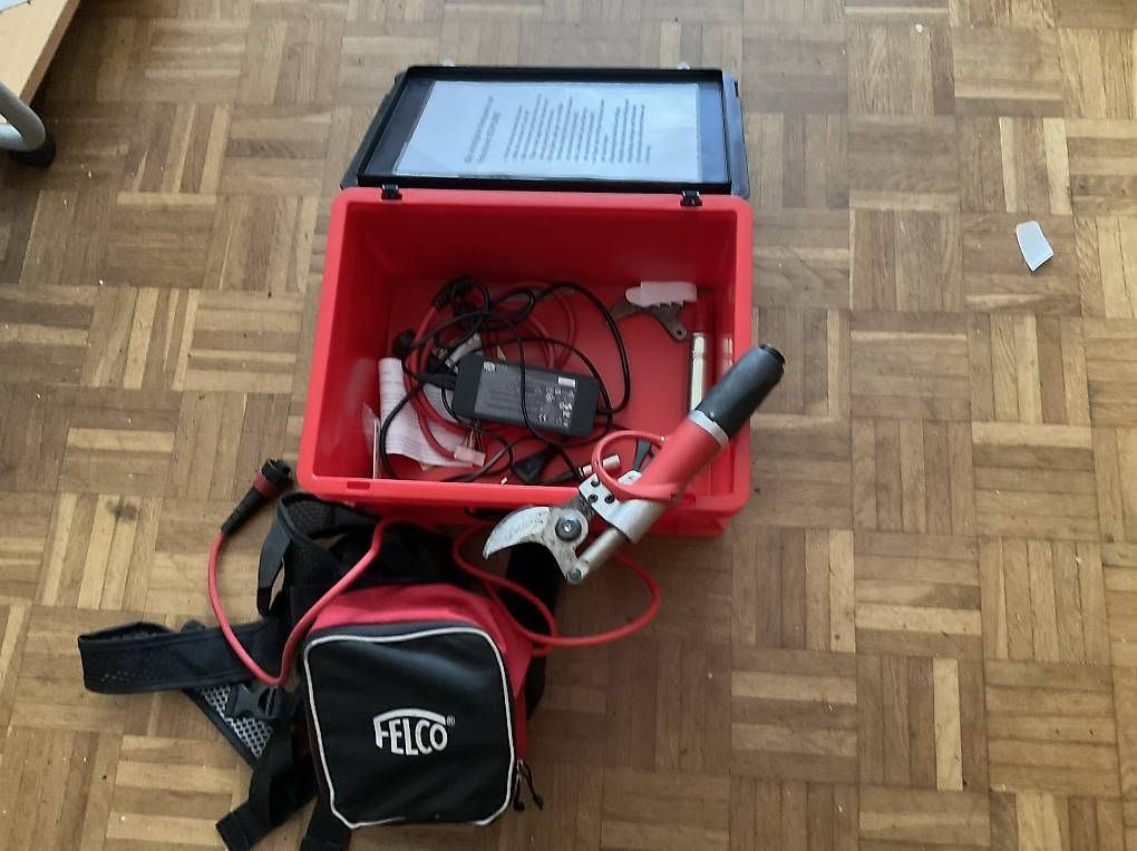 Tutti gli attrezzi: FELCO SCHERE ELEKTRISCH – Usato da Nürensdorf venduto da Karussell16 1