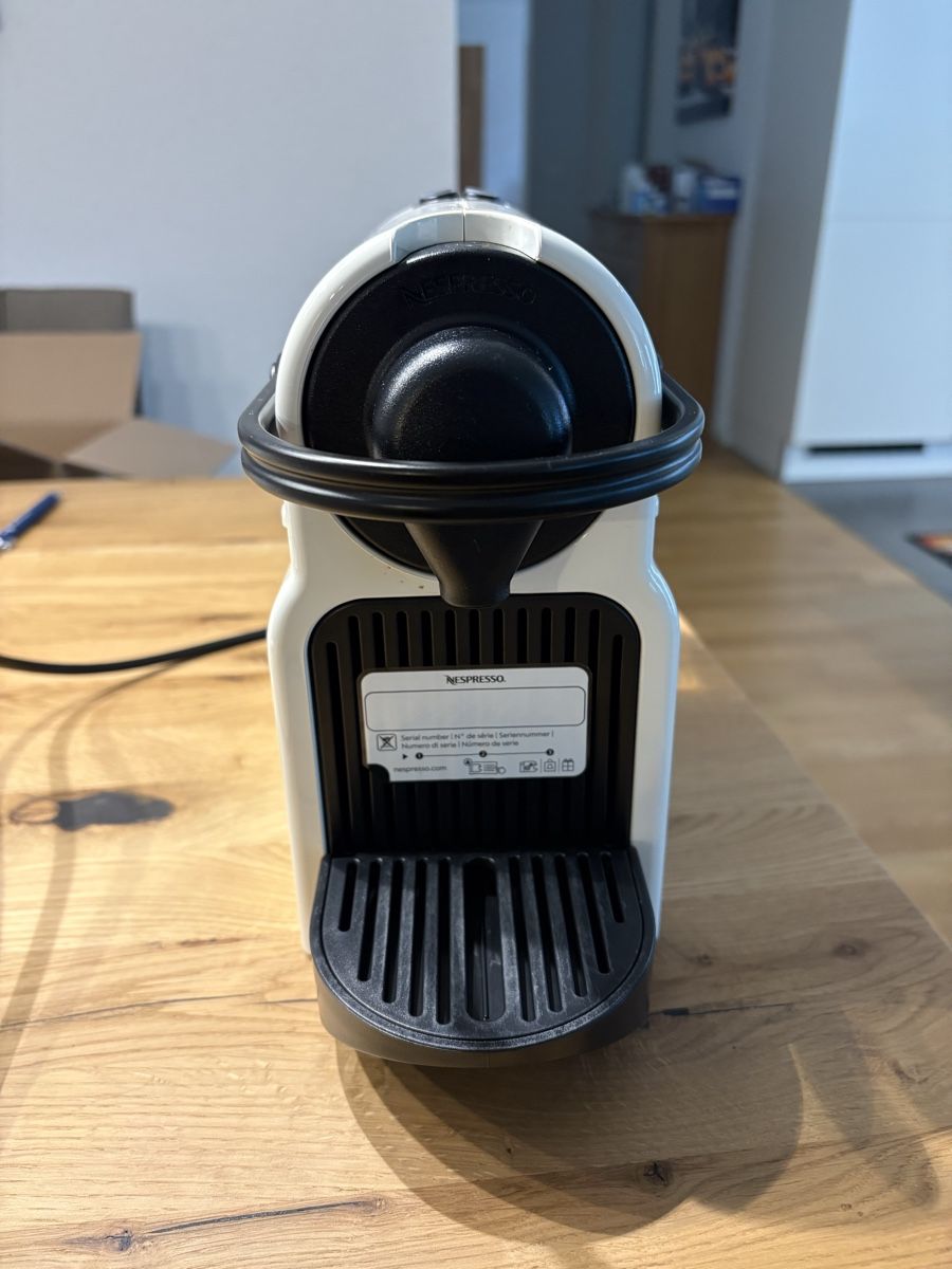 Nespresso Kaffeemaschinen & Espressomaschinen: Nespresso Kaffee Maschine – Gebraucht aus Bad Ragaz von Sportfotograf