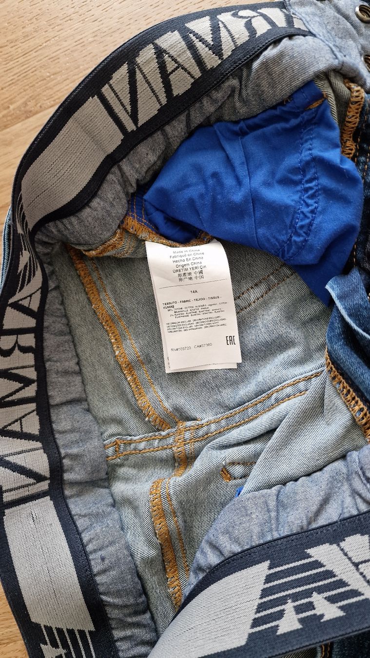 Armani Lotti & Set di vestiti: Armani Jeans und Pullover Set – Usato da Mönchaltorf venduto da nzhuravel 2