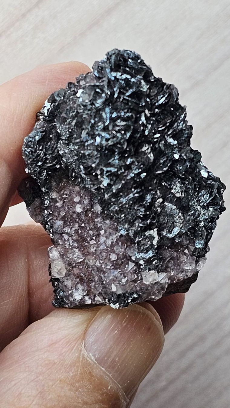 Minéraux & Lithothérapie: Black Metallic Crystal on Quartz Matrix – D'occasion à St-Légier-Chiésaz par nig_dk7p 4