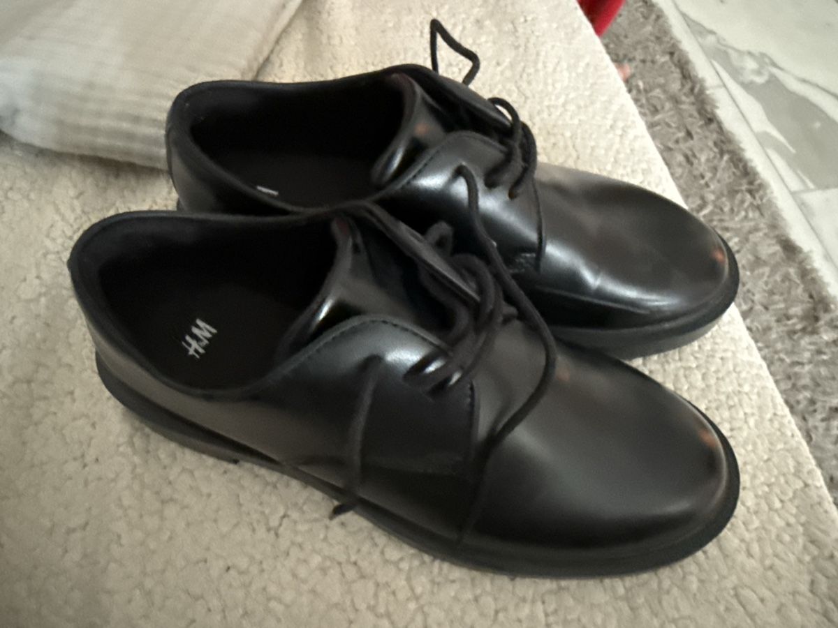 H&M Chaussures hommes: Schuhe schwarz 36 H&M – D'occasion à Bonaduz par SanOgg79 3