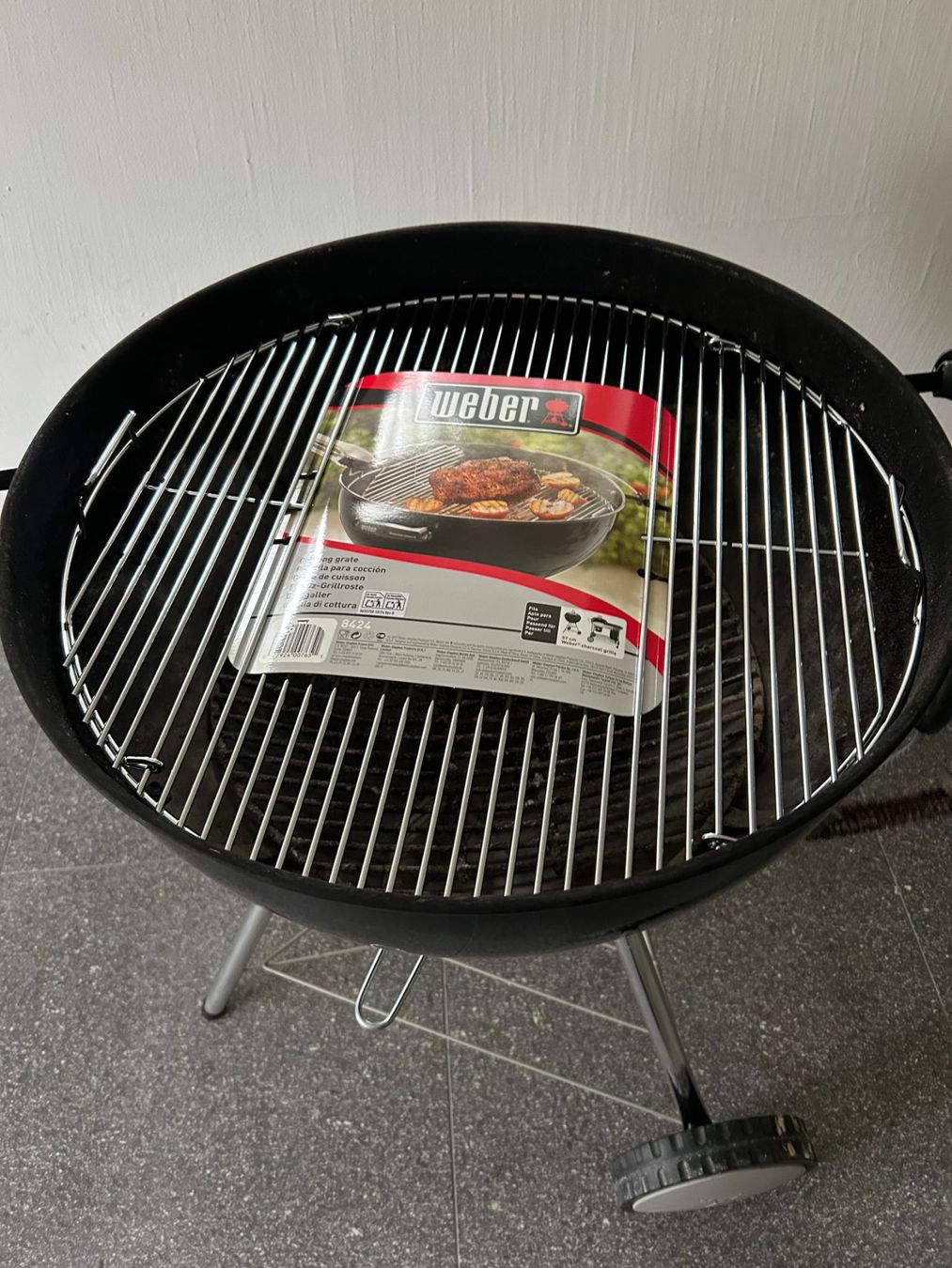 Weber Griglie: Weber Holzkohlegrill 57 cm – Usato da St.Gallen venduto da Manumao 1