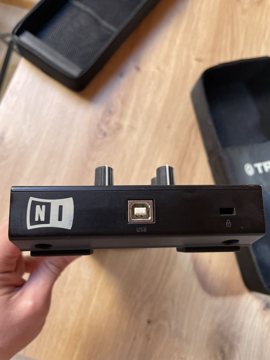 Sistema di controllo: Traktor Kontrol X1 MK1 - Inklusive Case – Usato da Bern venduto da dmy_n82l 4