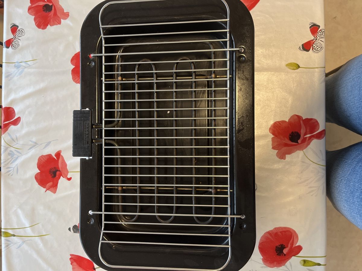 Griglie: Barbecue électrique de table – Nuovo (secondo la descrizione) da Meyrin venduto da rot_ncv8