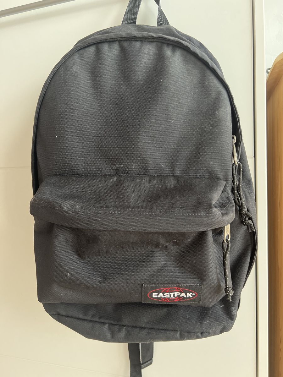 Schwarzer Eastpak Rucksack (Gebraucht) in Bellikon für CHF 30