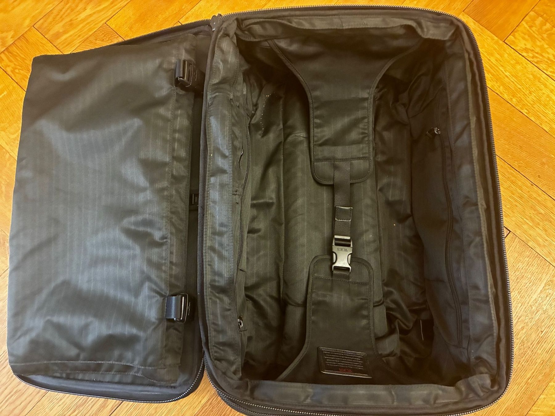 Tumi Valigie: TUMI Handgepäck-Koffer in Schwarz – Usato da Zürich venduto da jea_hzs7 4