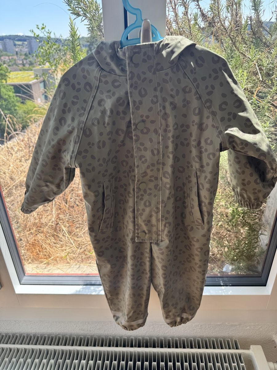 Zara Completi: Zara kids rain overall size 86 leopard print – Usato da Umiken venduto da RachelStenders