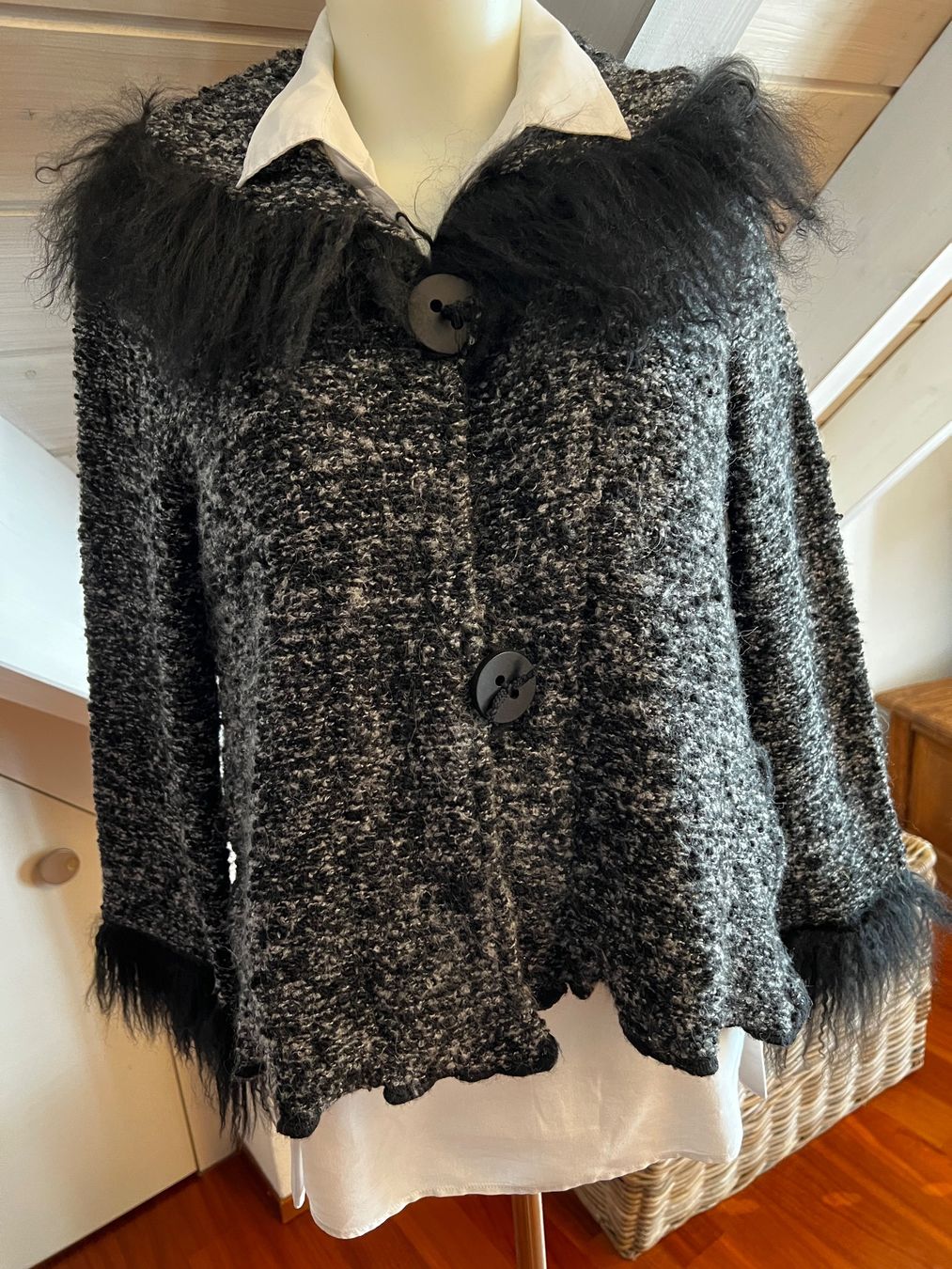 Giacche: Strickjacke – Usato da Kloten venduto da pae_wq5j 1
