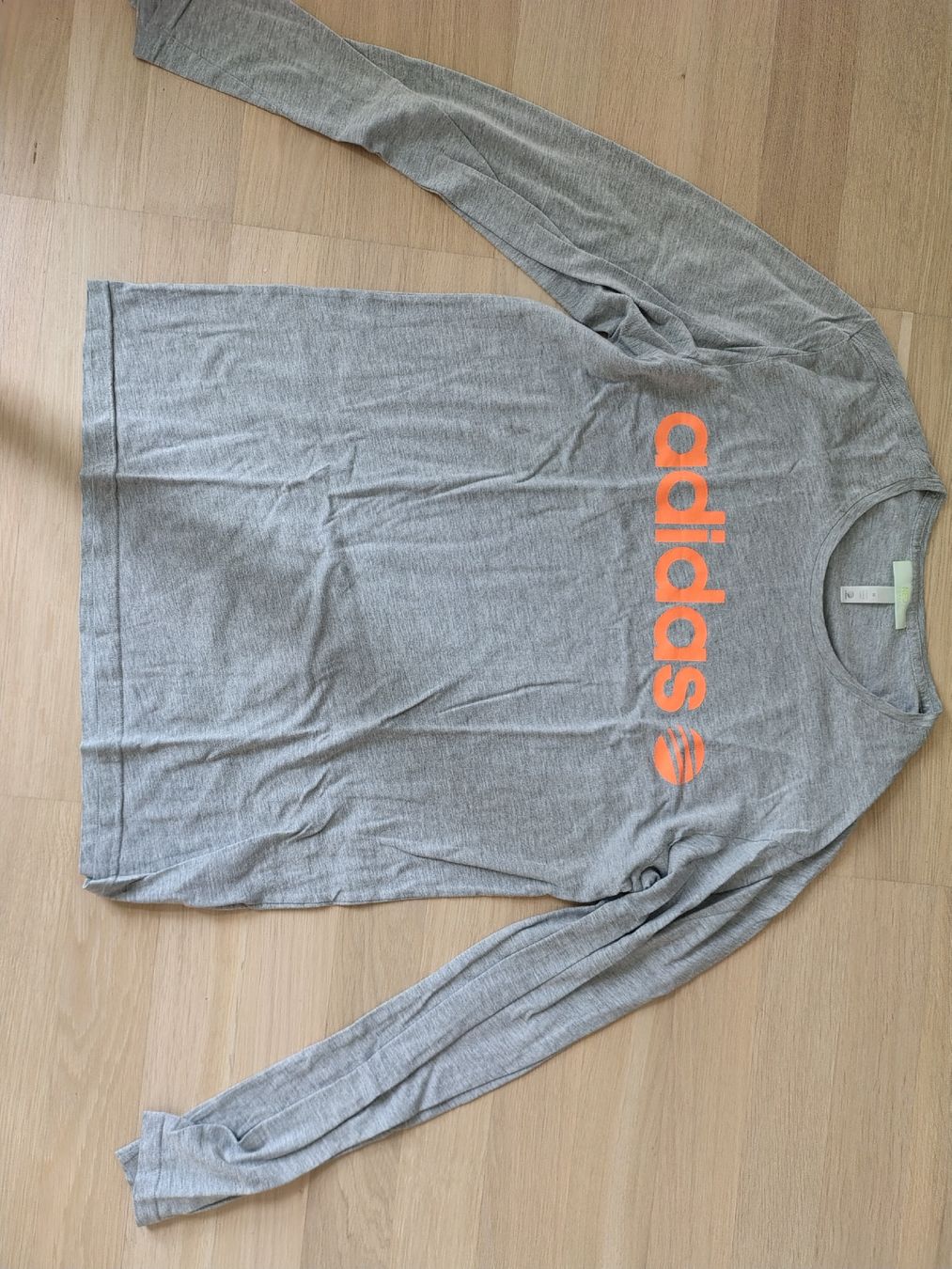 Adidas Pullover & Sweatshirts: Adidas Sweatshirt Grösse M – Gebraucht aus Regensdorf von szo_xjg5