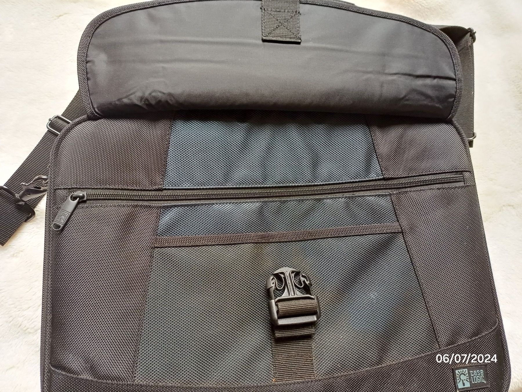 Borse: Laptop etui -  Marke: Case Logic – Usato da Würenlos venduto da JRP_71 2