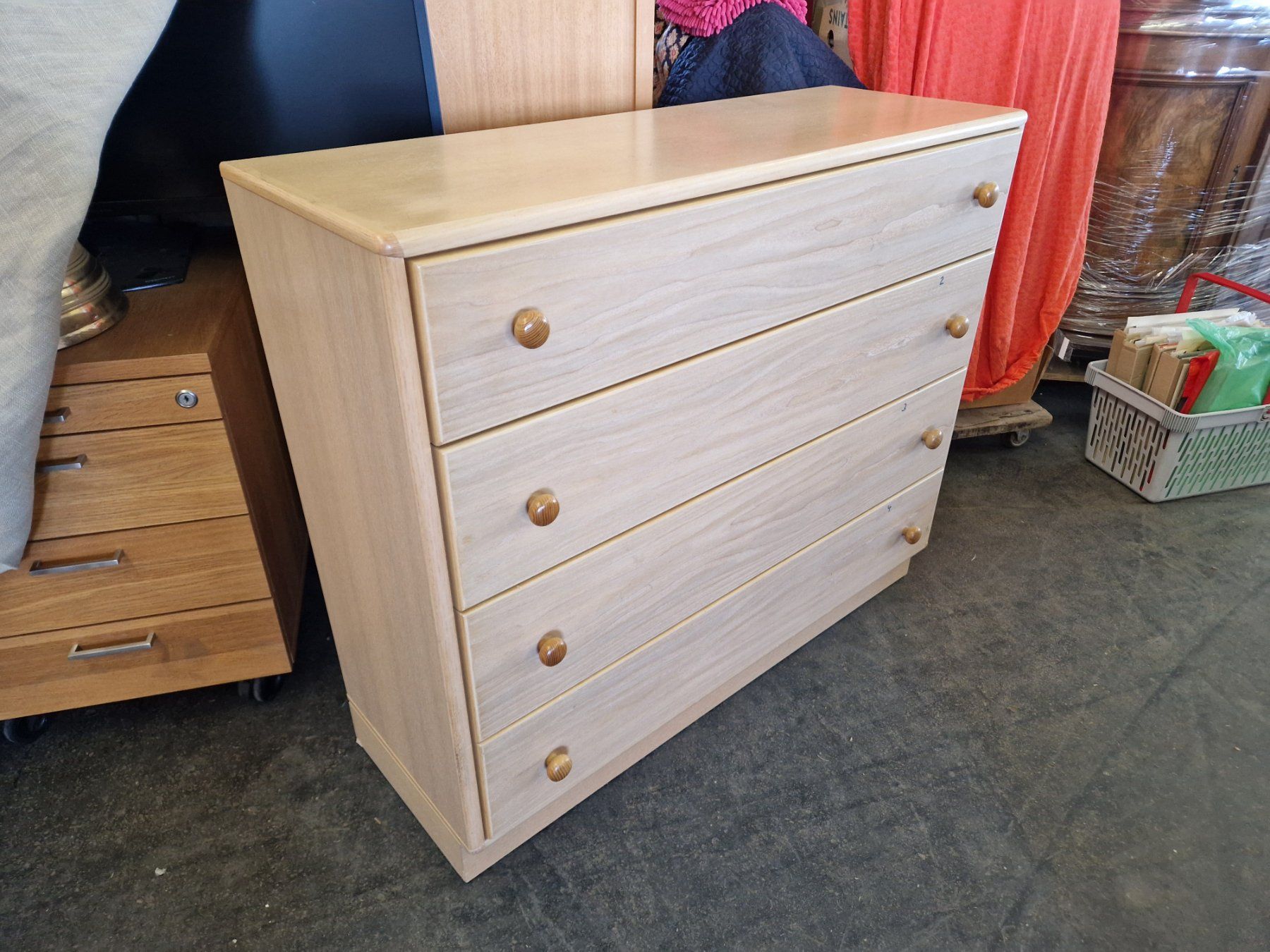 Kommoden: Kommode Sideboard 4 Schubladen neuwertig 100 X 36 X 86 hoch – Gebraucht aus Wädenswil von verebe 2