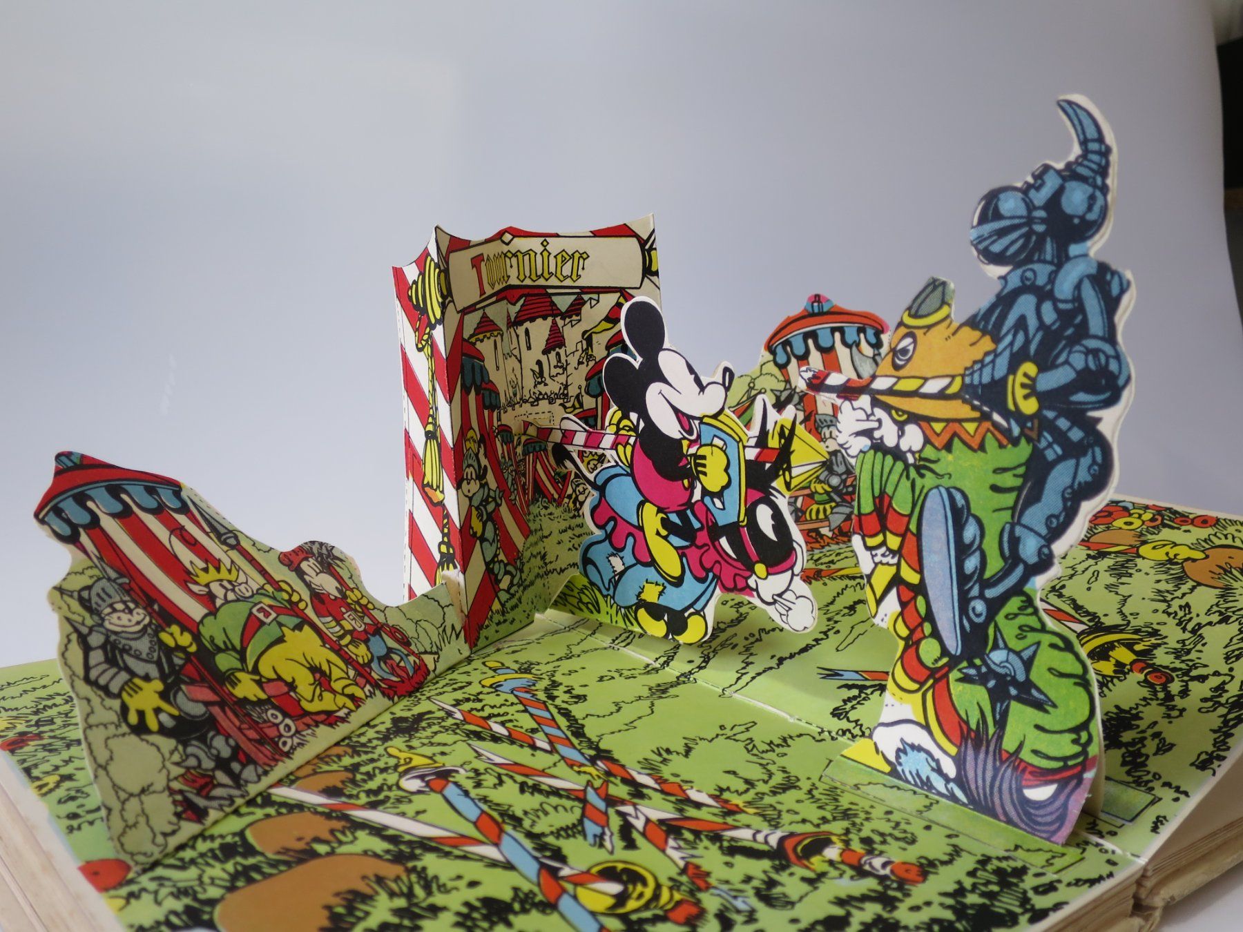 Fumetti: Micky Maus am Hofe König Arthurs, 1936 – Usato da Zürich venduto da 1.Simon 7