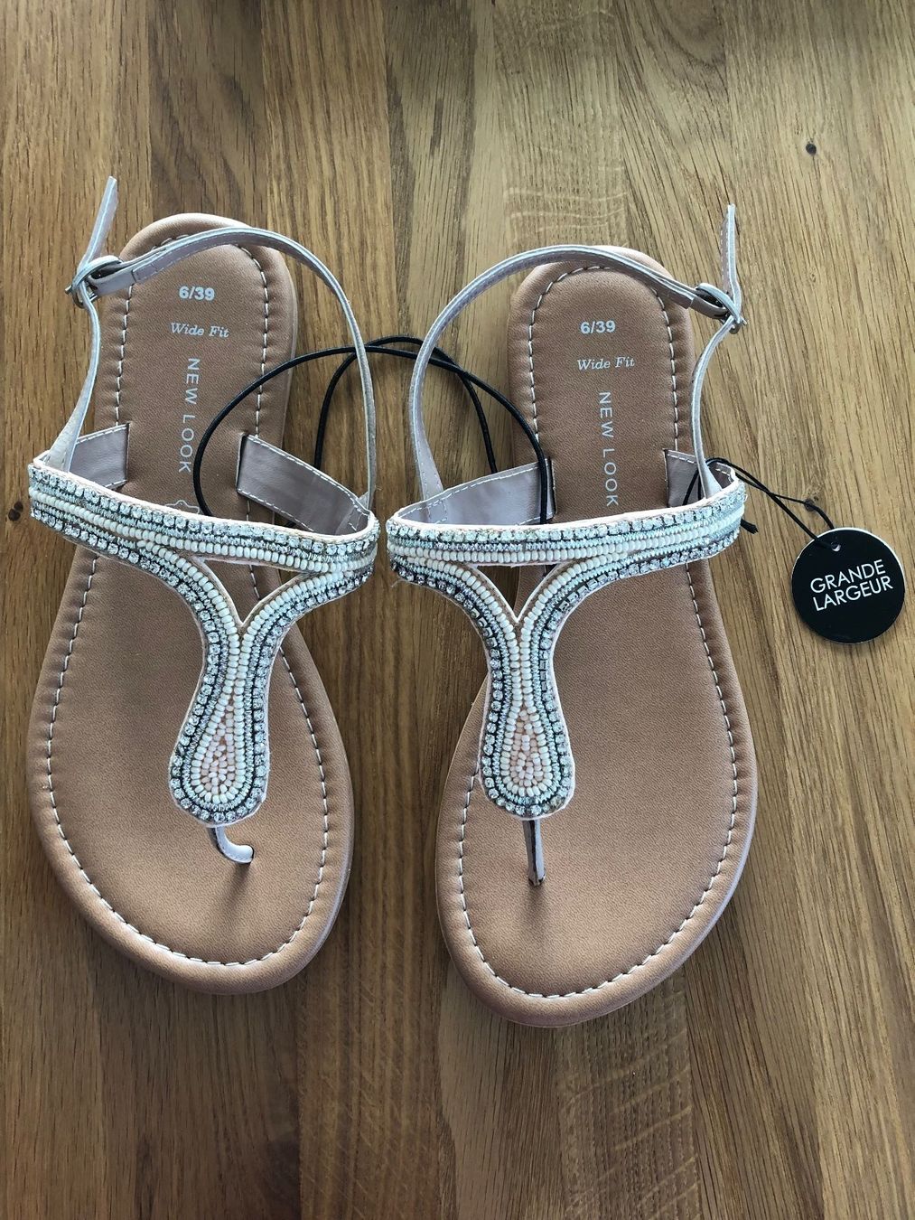 Scarpe da donna: Chice Sandalen, Grösse 39, NEU MIT ETIKETTE – Nuovo e nell'imballaggio originale da Wettswil venduto da paradores