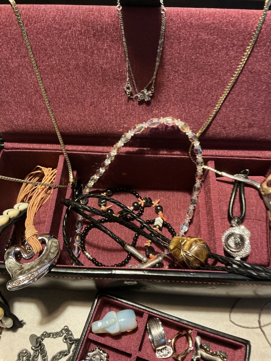 Altri gioielli: Modeschmuck Posten mit Schatulle  – Usato da Flawil venduto da Pinkmalibu 4