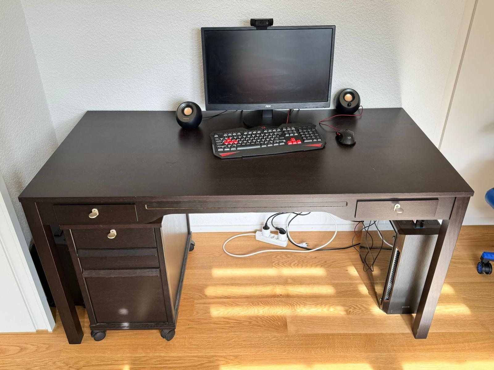 Bureaux: Schreibtisch zu verkaufen – D'occasion à Bassersdorf par mar_qyt5 1