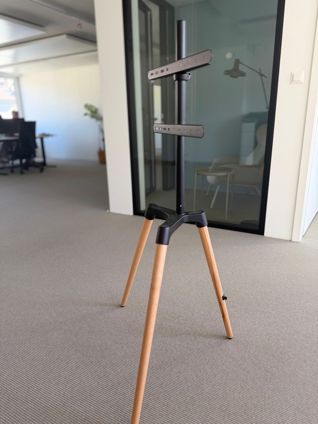 Wandhalterungen: TV Ständer myWall HT21 – Gebraucht aus Stäfa von InesBo