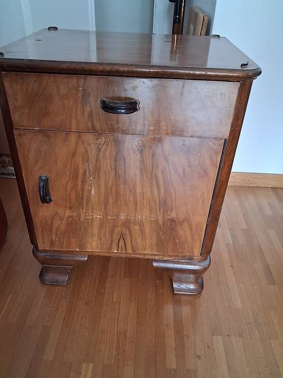 Nachttische: Tables de nuit, rétro – Gebraucht aus Morges von pie_nbl7 2