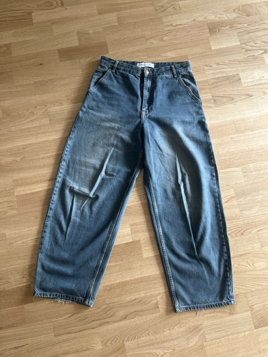 Bershka Jeans: Gut erhaltene weit geschnittene Jeans Gr 38 – Usato da Ostermundigen venduto da leo_n8v2