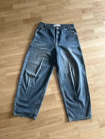 Gut erhaltene weit geschnittene Jeans Gr 38