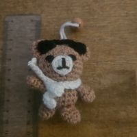 Amigurumi Bärchen mit Kopfhörern und Schal, gehäkelt