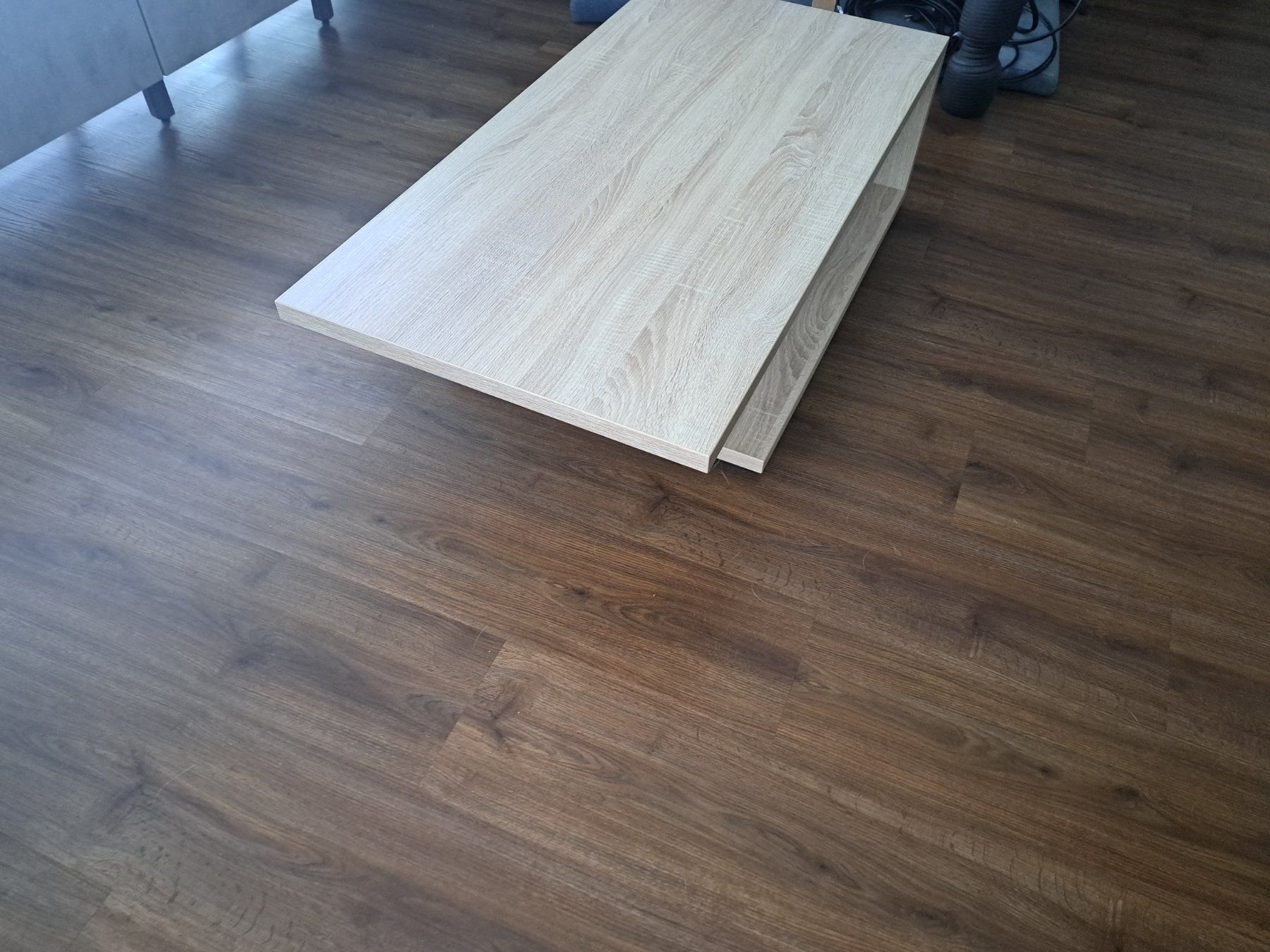 Tavoli: Moderner Couchtisch in heller Eiche-Optik mit Glas-Element – Usato da Niederbuchsiten venduto da lis_b9gc 3