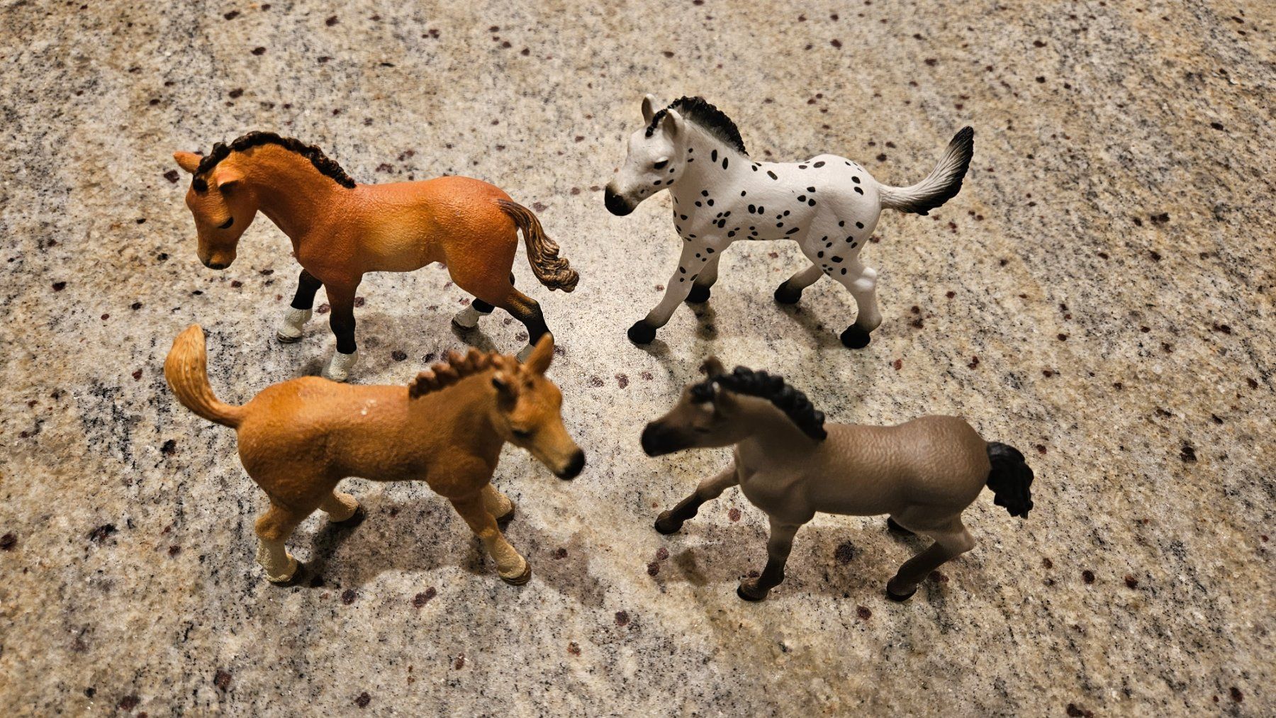 Schleich Giocattoli: 4 Pferde - Fohlen von Schleich – Usato da Lenzburg venduto da Gflip 1