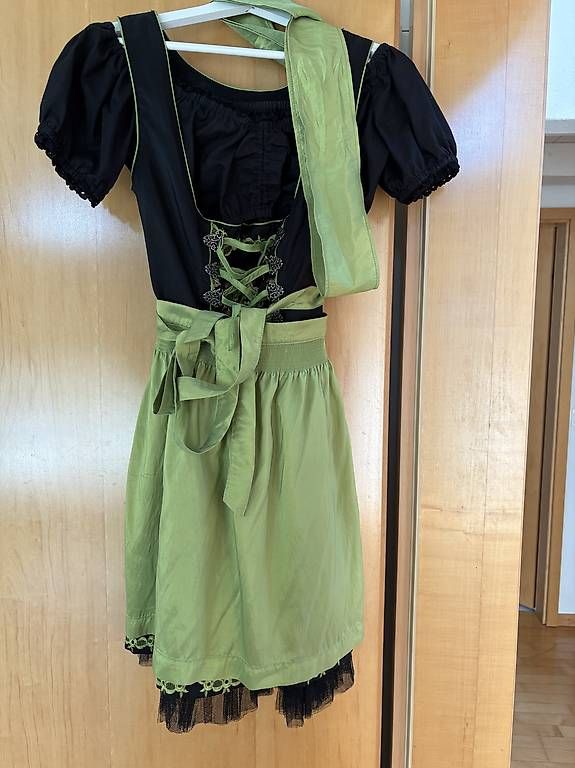 Kleider: Edles Dirndl Gr. 40 inkl Bluse – Gebraucht aus Kaufdorf von Corvette1corvet