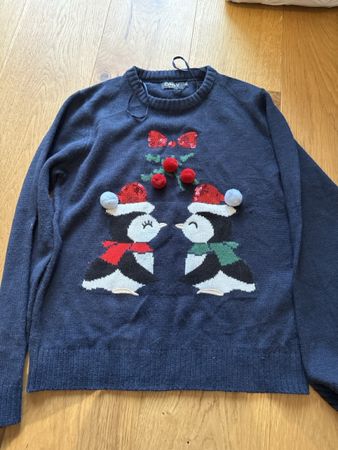 Only XS Christmas Sweater with penguins - Worn Once!