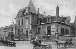 Gruss aus BERN - Café des Alpes, mit Oldtimer und Pferdekuts