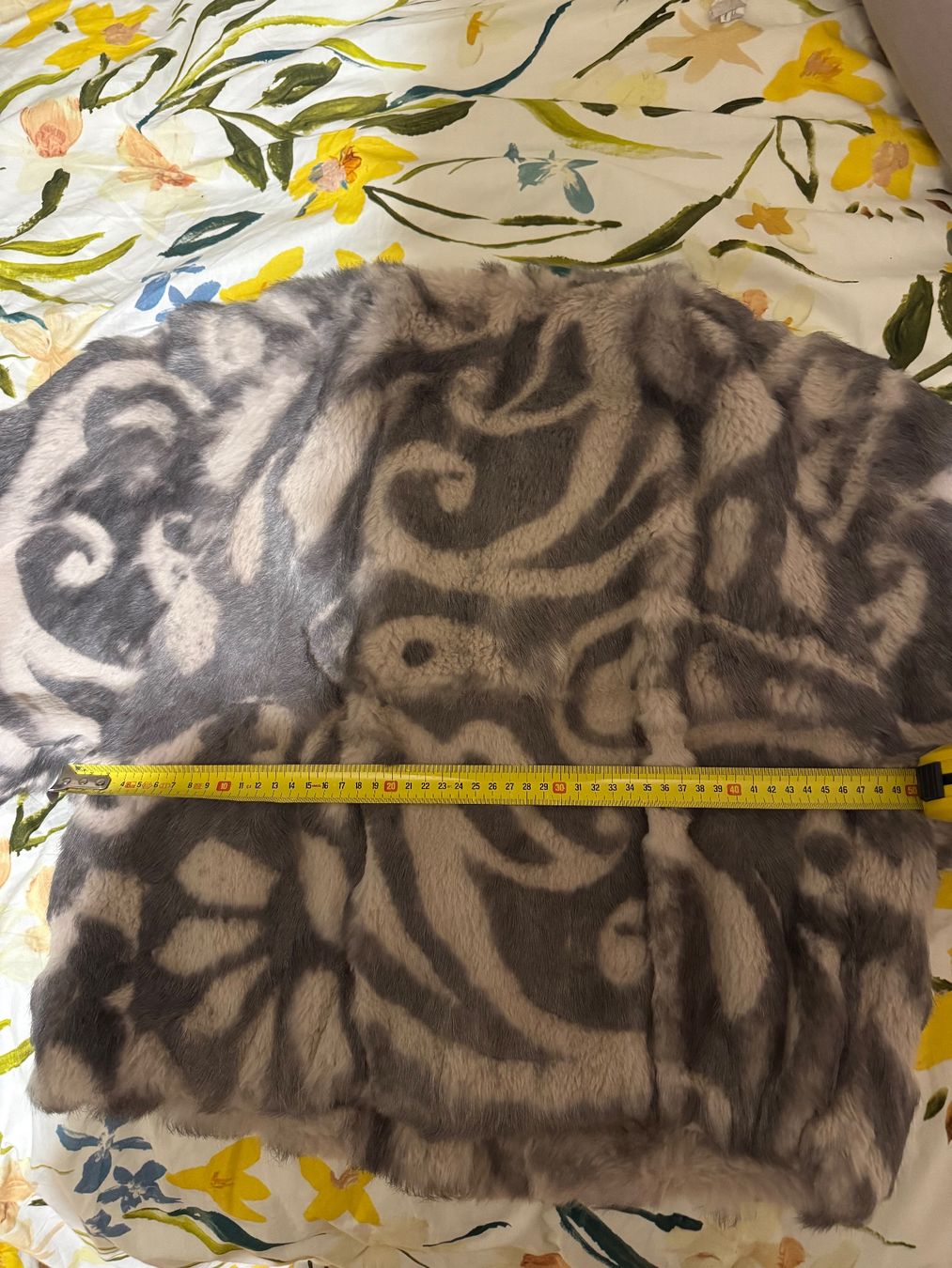Armani Altro in Moda donna: Emporio Armani Fur Cape – Usato da Neuchatel venduto da Mia_G 6