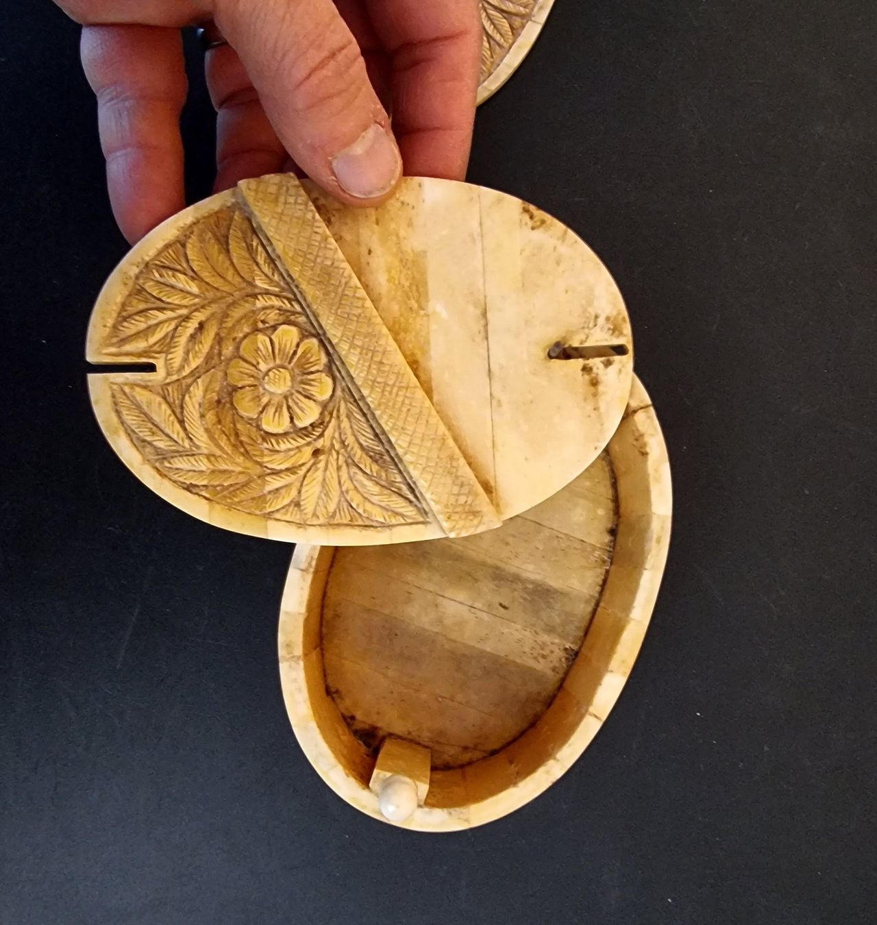 Dosen: Boîte à bijoux ancienne sculptée – Gebraucht aus Veyrier von Leilazizou 5
