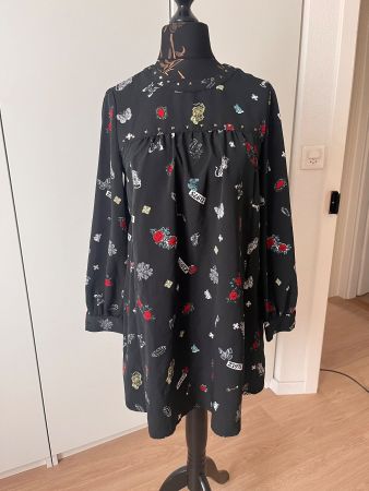 Zara Kleid schwarz mit Print und Nieten Gr. M guter Zustand