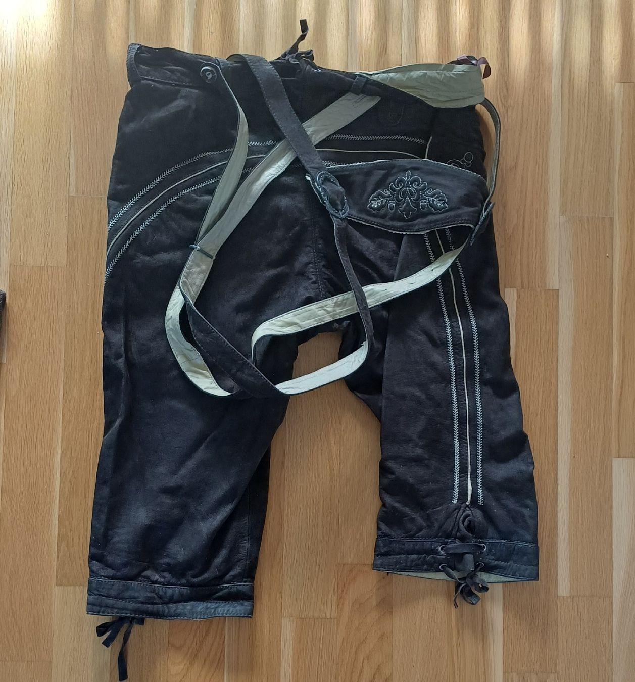 Costumi: Oktoberfest outfit Gr. 52 – Usato da Pfeffikon LU venduto da SY-YoLo 3