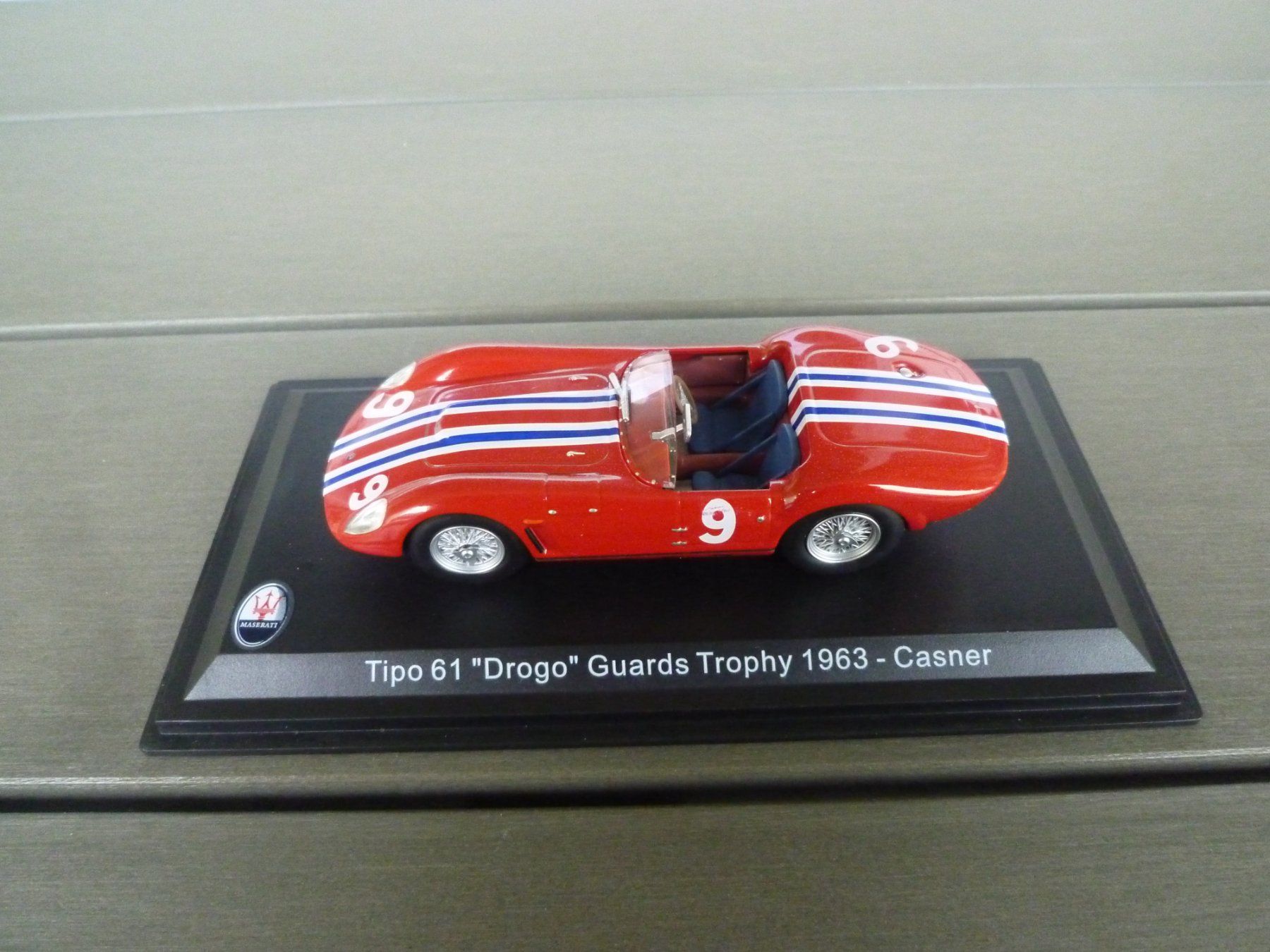 Maserati Modellini d'auto: Maserati Tipo 61 "Drogo" (Guards Trophy 1963) – Nuovo (secondo la descrizione) da Flawil venduto da Imperiosud