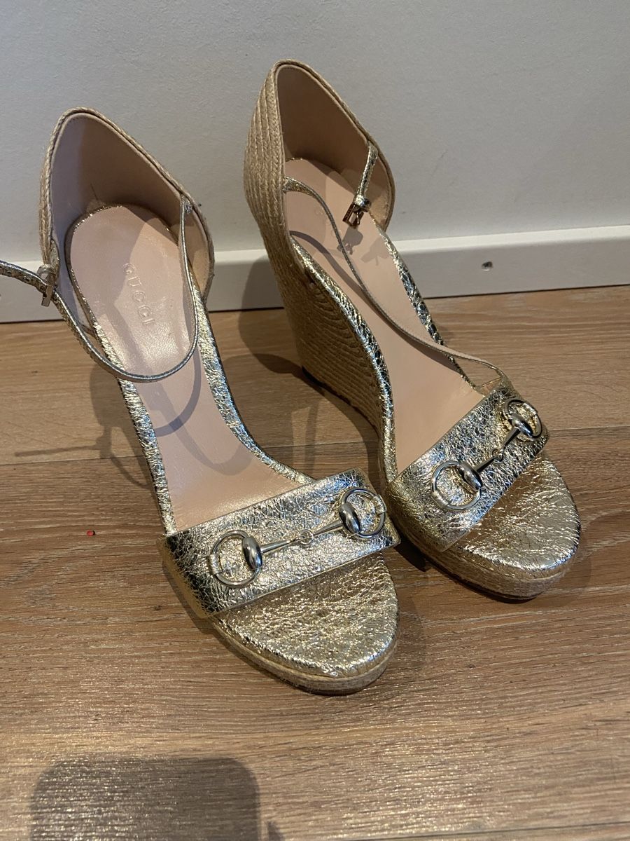 Gucci Scarpe da donna: Gucci Wedge mit Horsebit gold – Usato da Embrach venduto da tarosa99