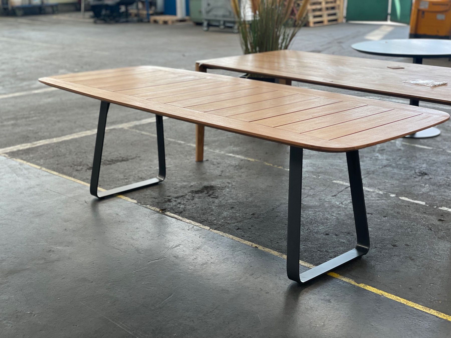 Tische: Gartentisch Teak 240x100cm #578 D – Neu (gemäss Beschreibung) aus Willisau von Arredodesign