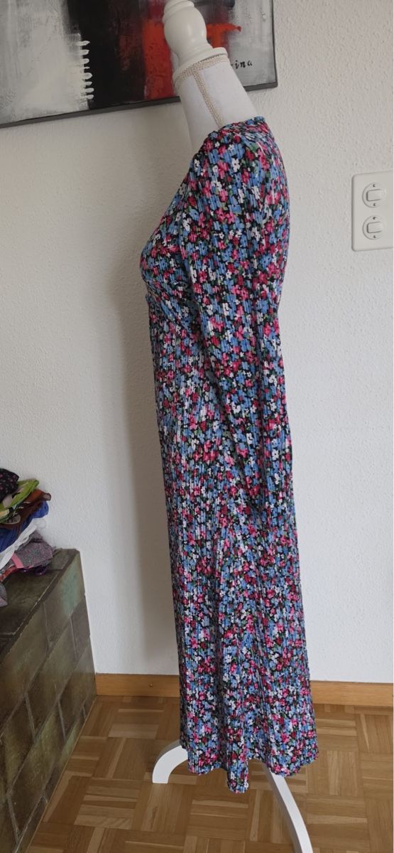 Vestiti: Sommer Kleid Blumig gr.34 – Usato da St. Gallen venduto da mania03 3