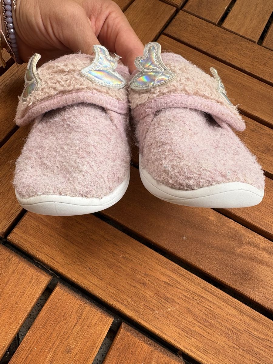 Scarpe per ragazzi: Hausschuhe Gr. 21 – Usato da Oberhofen am Thunersee venduto da ver_n9w9 2