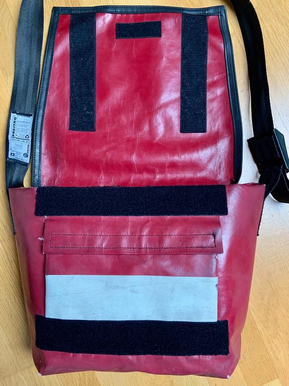 FREITAG F12 DRAGNET Planzer Messenger Bag Tasche Rot Weiss