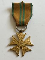 Orden Kreuz mit Band guter Zustand(S39)